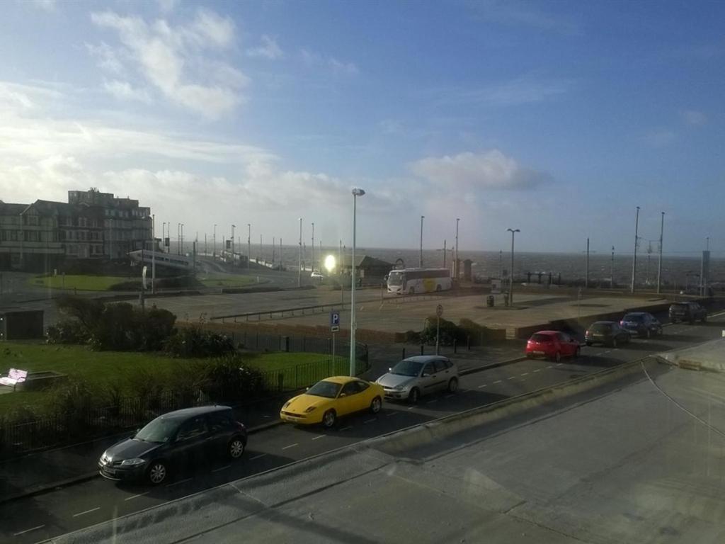 Waves Bed & Breakfast - Blackpool, Blackpool